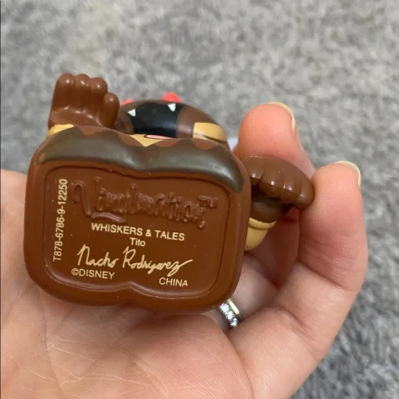 🌵 Retired Disney Vinylmation Tito from the "Whiskers & Tails" series! - Picture 3 of 3